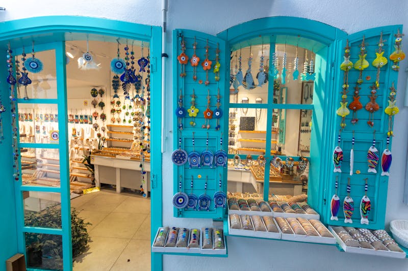 Boutique souvenirs Crazy Horse Paris